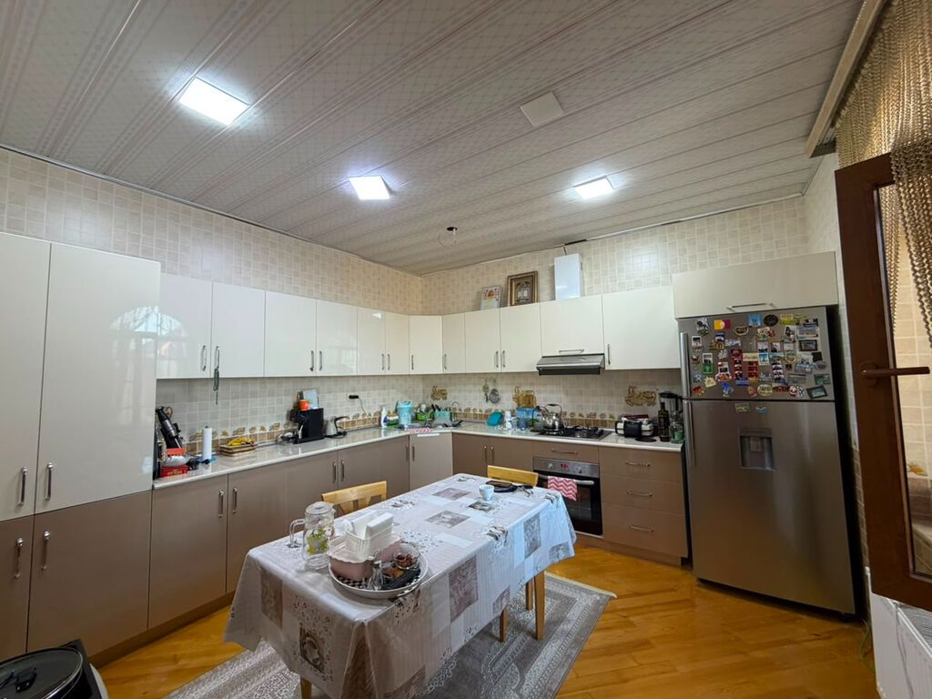 Qaraçuxur qəs. 5 otaqlı, 201 kv. m, Kredit yoxdur, Yeni təmirli