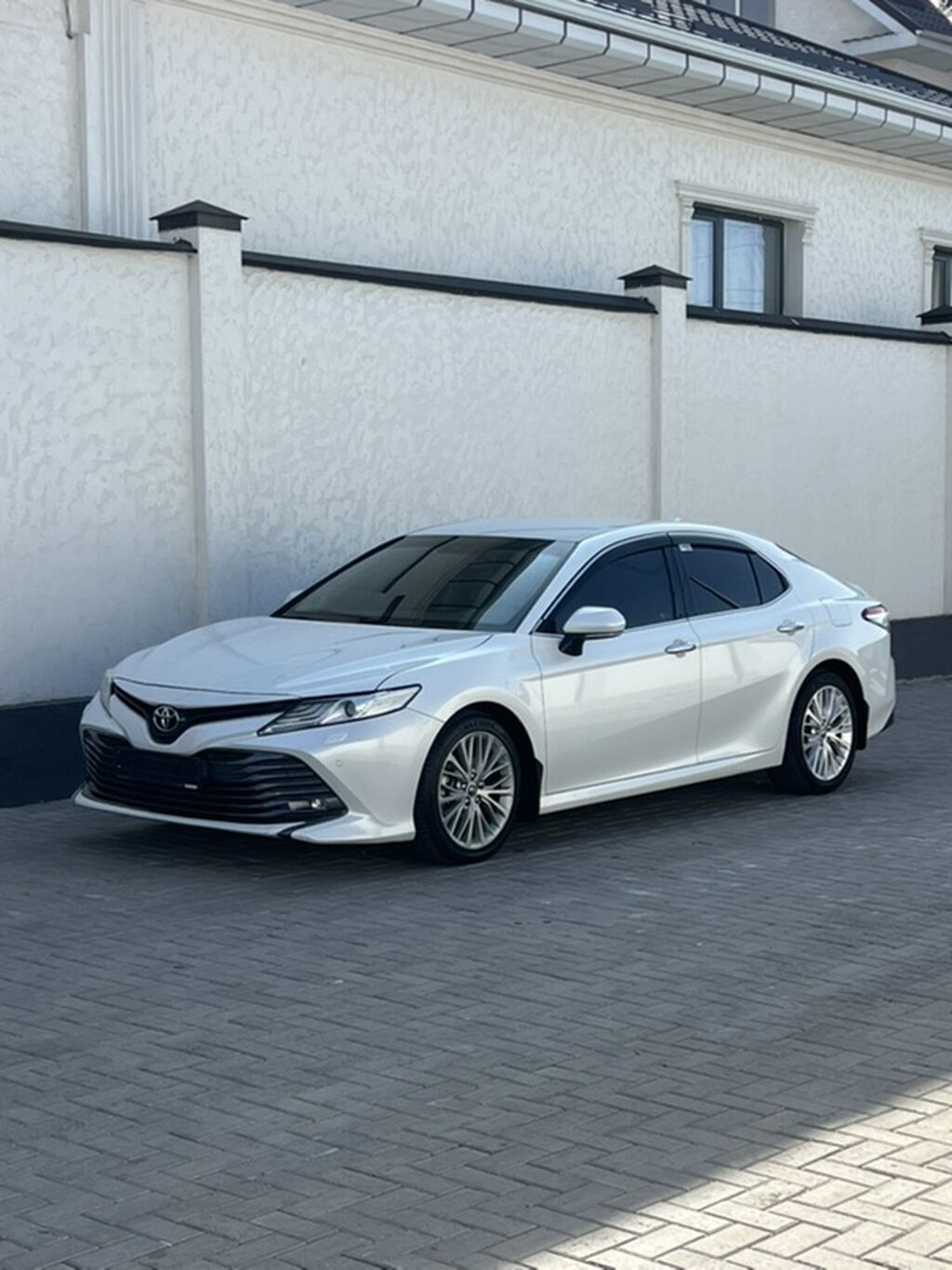 Toyota Camry: 2018 г., 2.5 л, Автомат, Бензин: фото 2