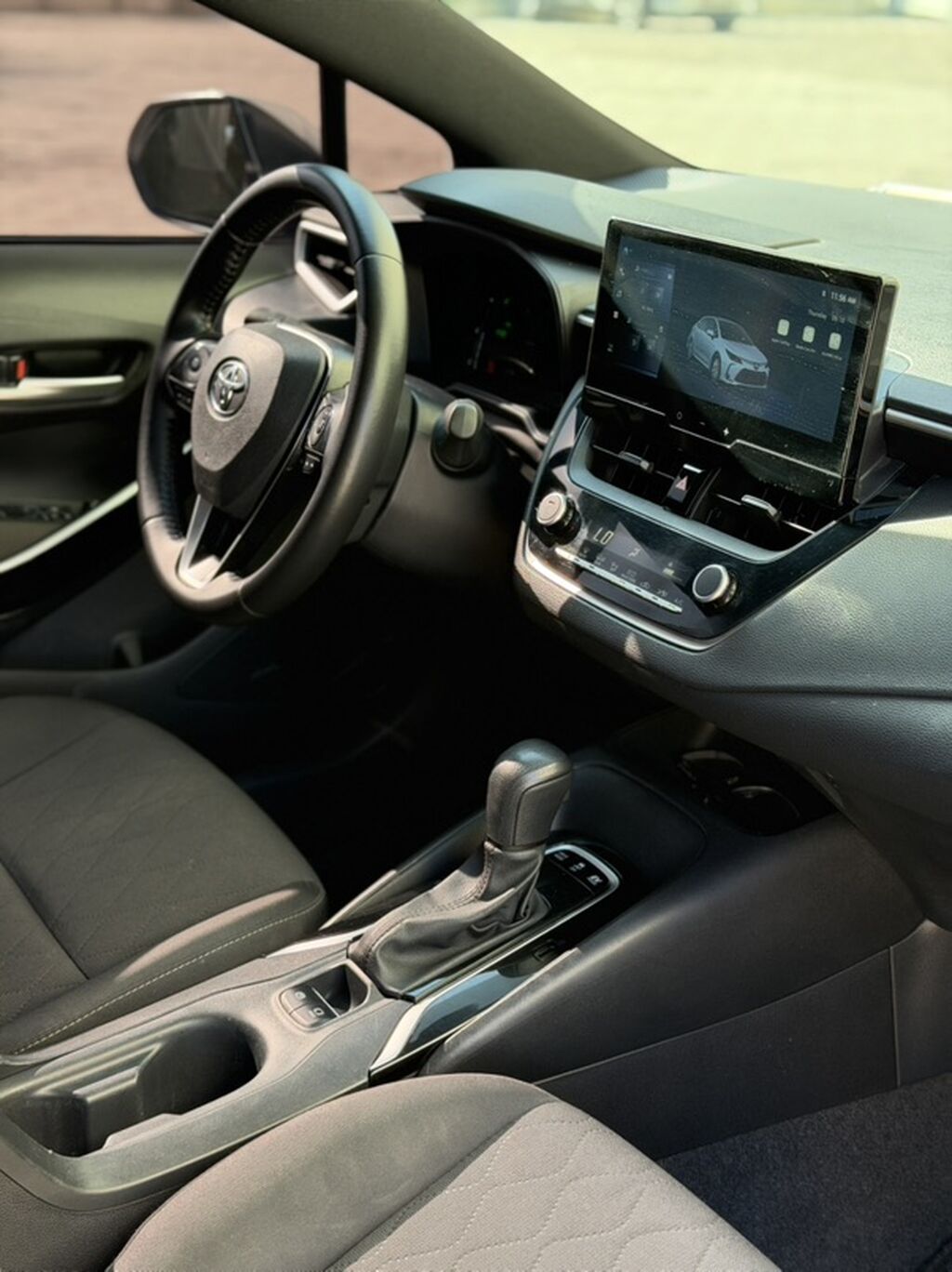 Toyota Corolla: 2023 г., 1.8 л, Автомат, Гибрид, Седан: фото 7