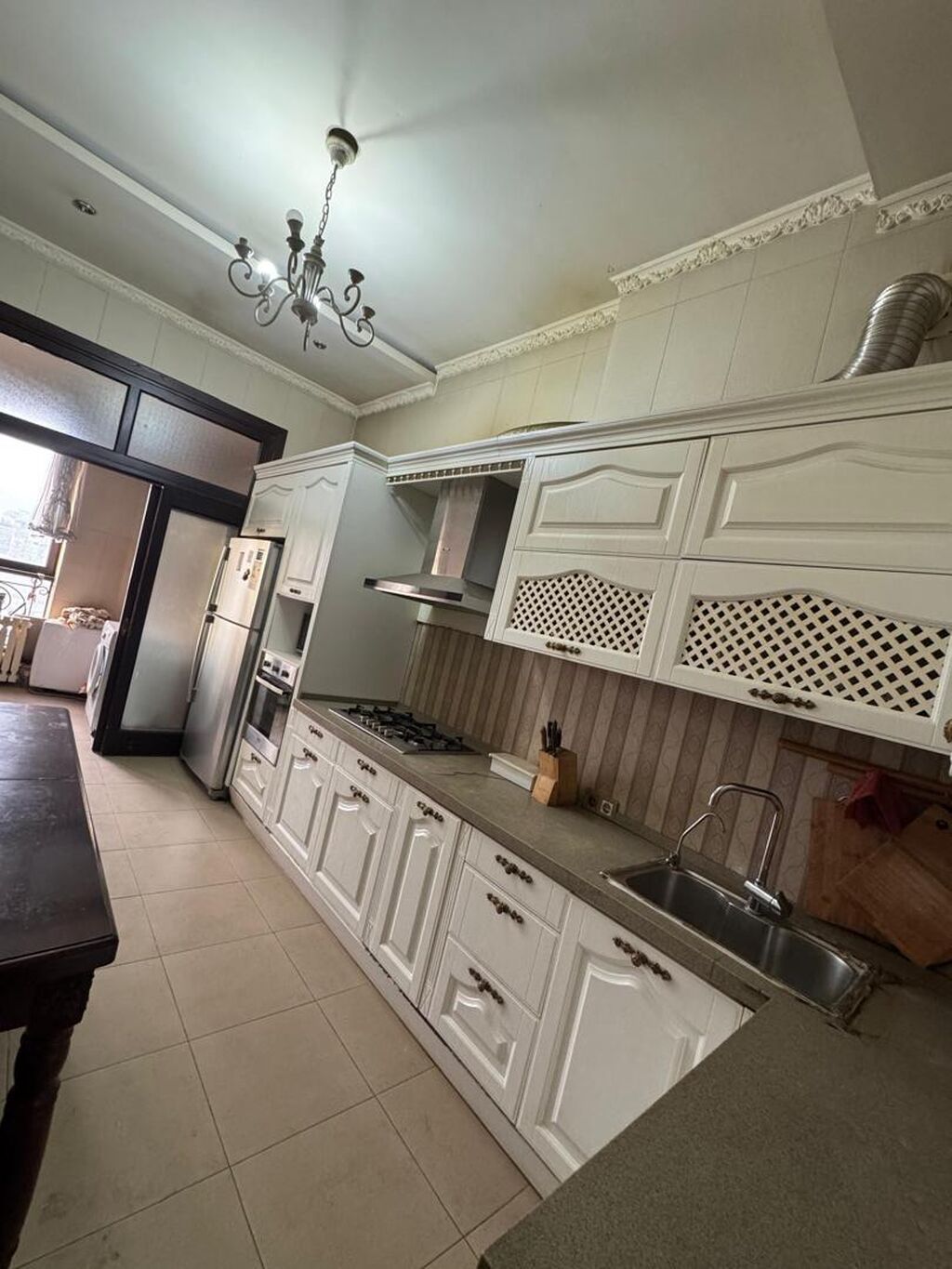 4 комнаты, 188 м², Дордой Плаза ТРЦ Элитка, 14 этаж, Старый ремонт: фото 2