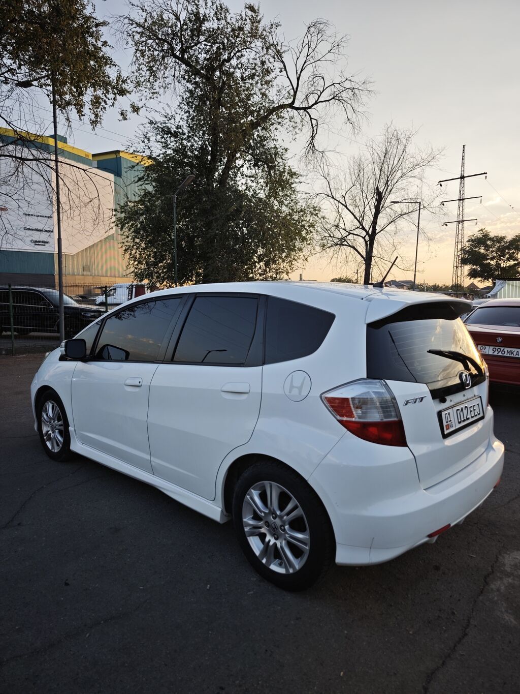 Honda Fit: 2009 г., 1.5 л, Автомат, Хэтчбэк: фото 2