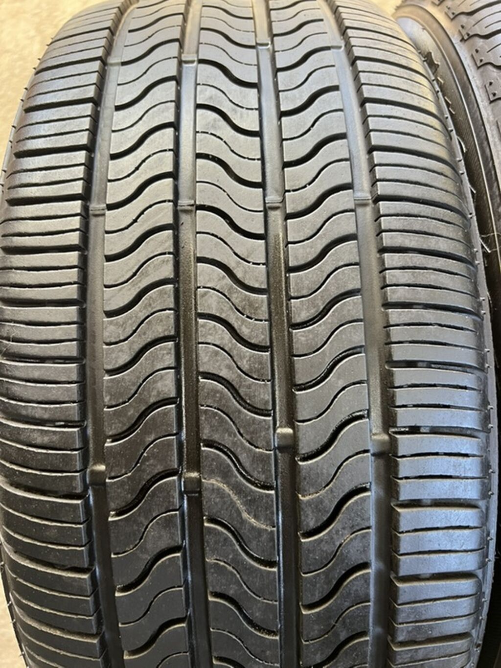 Пара автомобильных шин Bridgestone 235/45 R18 94V - Размер: 235/45: фото 2