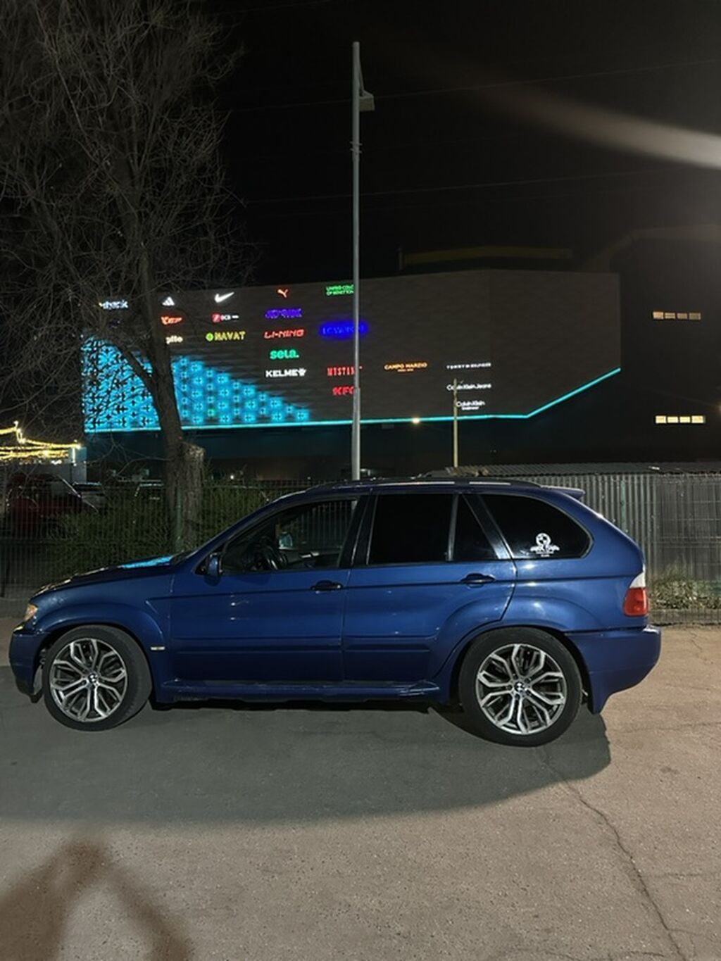 BMW X5: 2000 г., 4.4 л, Автомат, Газ, Кроссовер: фото 3