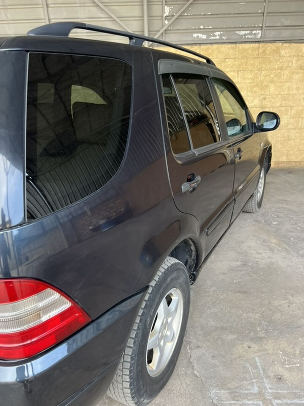 Mercedes-Benz ML-Class: 2001 г., 3.2 л, Бензин, Кроссовер: фото 3