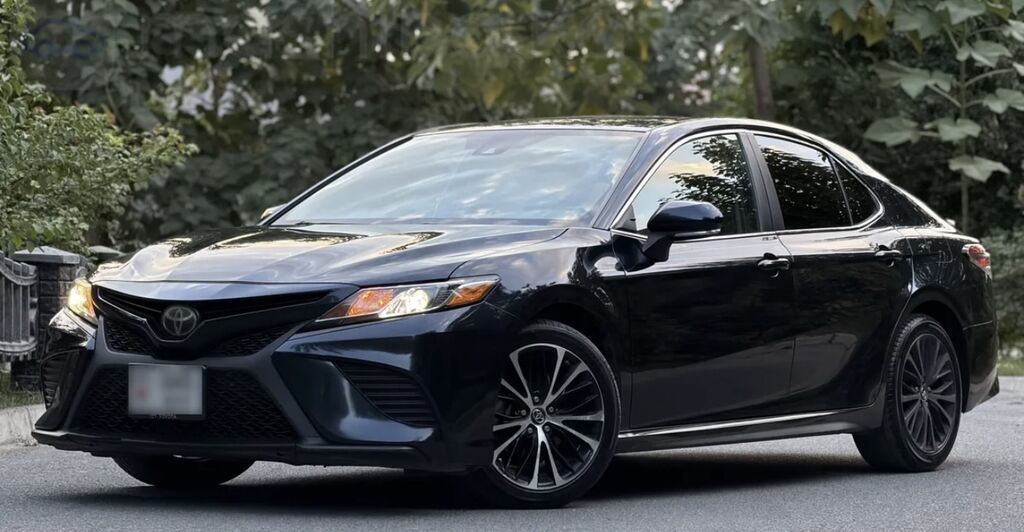 Toyota Camry: 2019 г., 2.5 л, Автомат, Бензин, Седан: фото 2