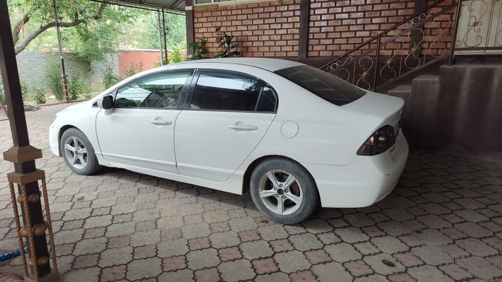 Honda Civic: 2009 г., 1.8 л, Автомат, Бензин, Седан: фото 3