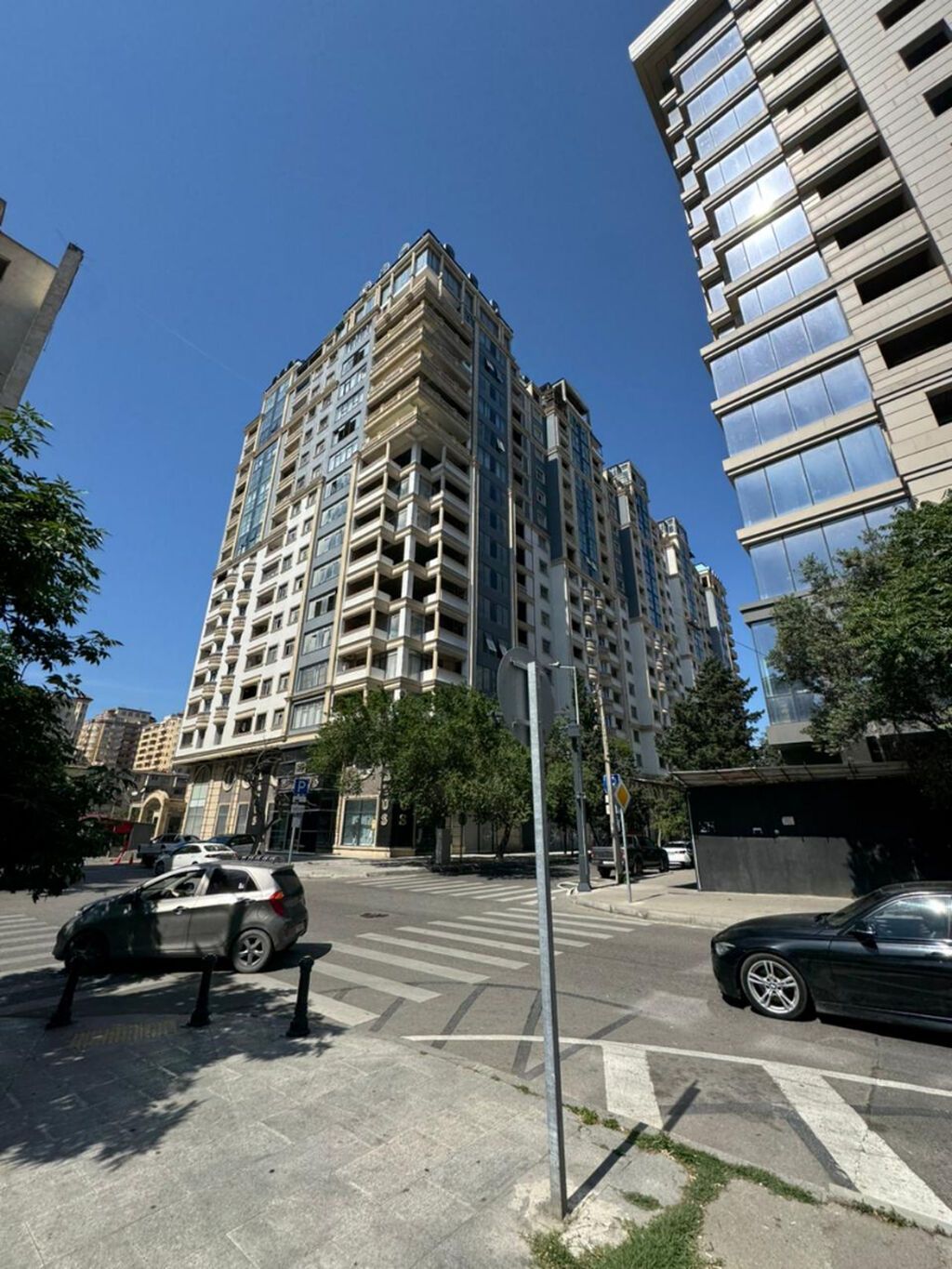 Gənclikdə 2 otaqlı yeni tikili mənzil satılır, 75 m², 215 000 AZN, şəkil 2 / 12