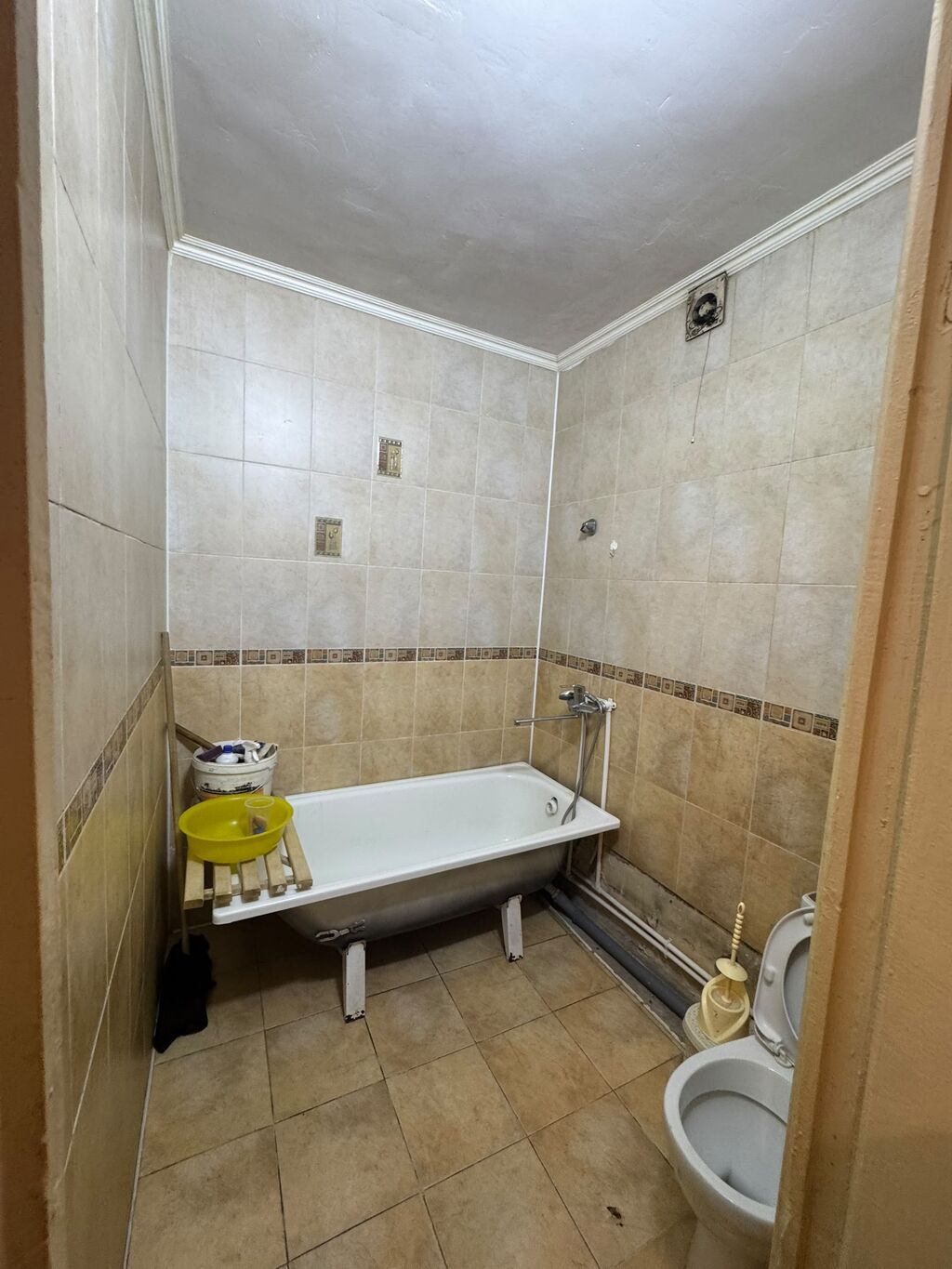 1 комната, 34 м², ТЦ Весна 105 серия, 1 этаж, Старый ремонт: фото 5
