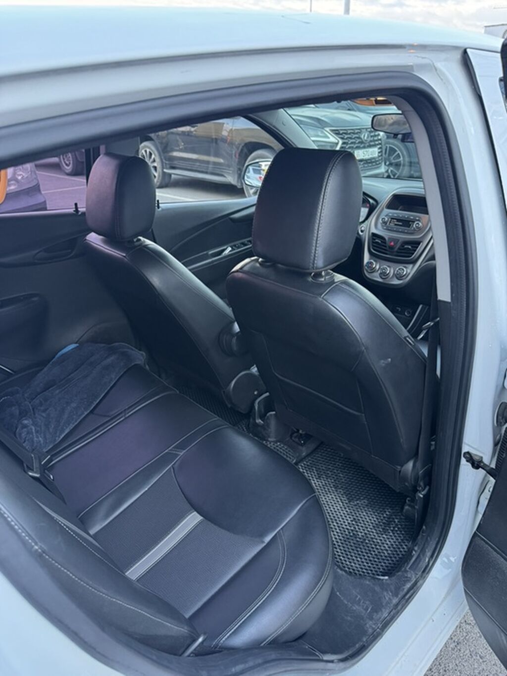 Chevrolet Spark: 2018 г., 1 л, Вариатор, Бензин, Хэтчбэк: фото 7
