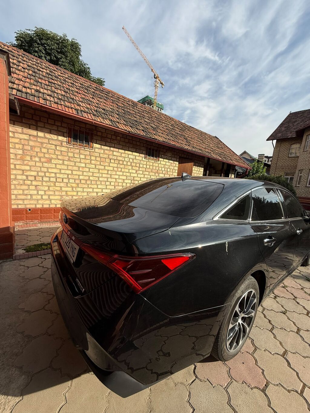 Toyota Avalon: 2022 г., 2.5 л, Автомат, Гибрид, Седан: фото 2