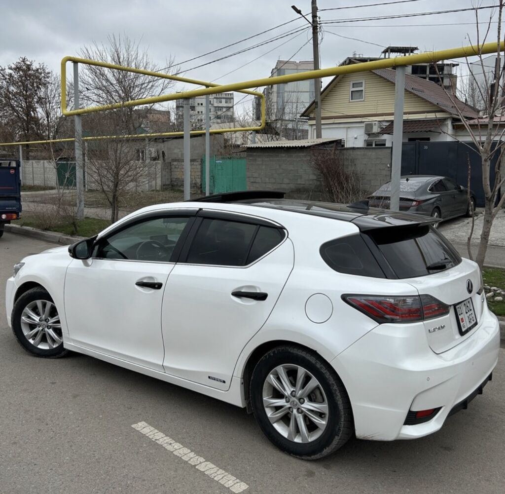 Lexus CT: 2016 г., 1.8 л, Бензин, Хэтчбэк: фото 3
