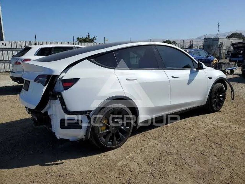 Tesla Model Y Тесла разбирается на запчасти, есть почти все!Машина в