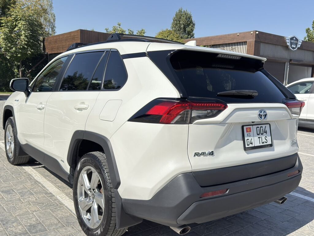 Toyota RAV4: 2021 г., 2.5 л, Автомат, Гибрид, Кроссовер: фото 5