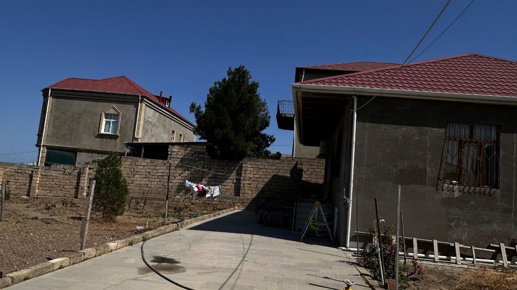 Satılır: geniş və işıqlı mənzil (şəklin təqdim etdiyi plan)