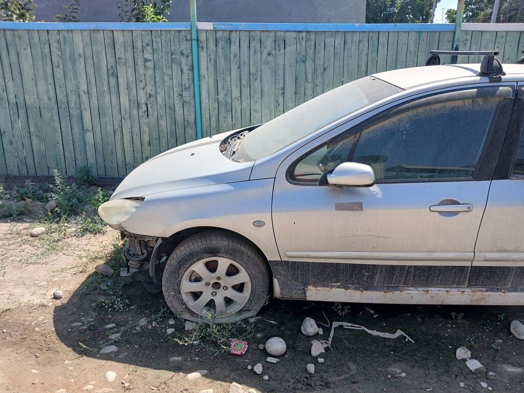 Машина на ходу можно на запчасти: фото 1