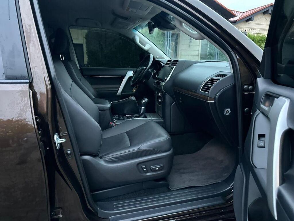 Toyota Land Cruiser Prado: 2022 г., 2.8 л, Автомат, Дизель, Внедорожник: фото 5