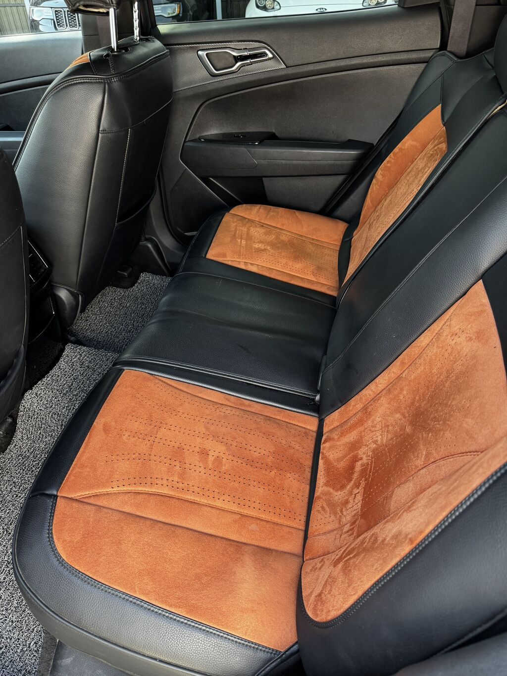 Kia Sportage: 2023 г., 2 л, Автомат, Газ, Кроссовер: фото 8
