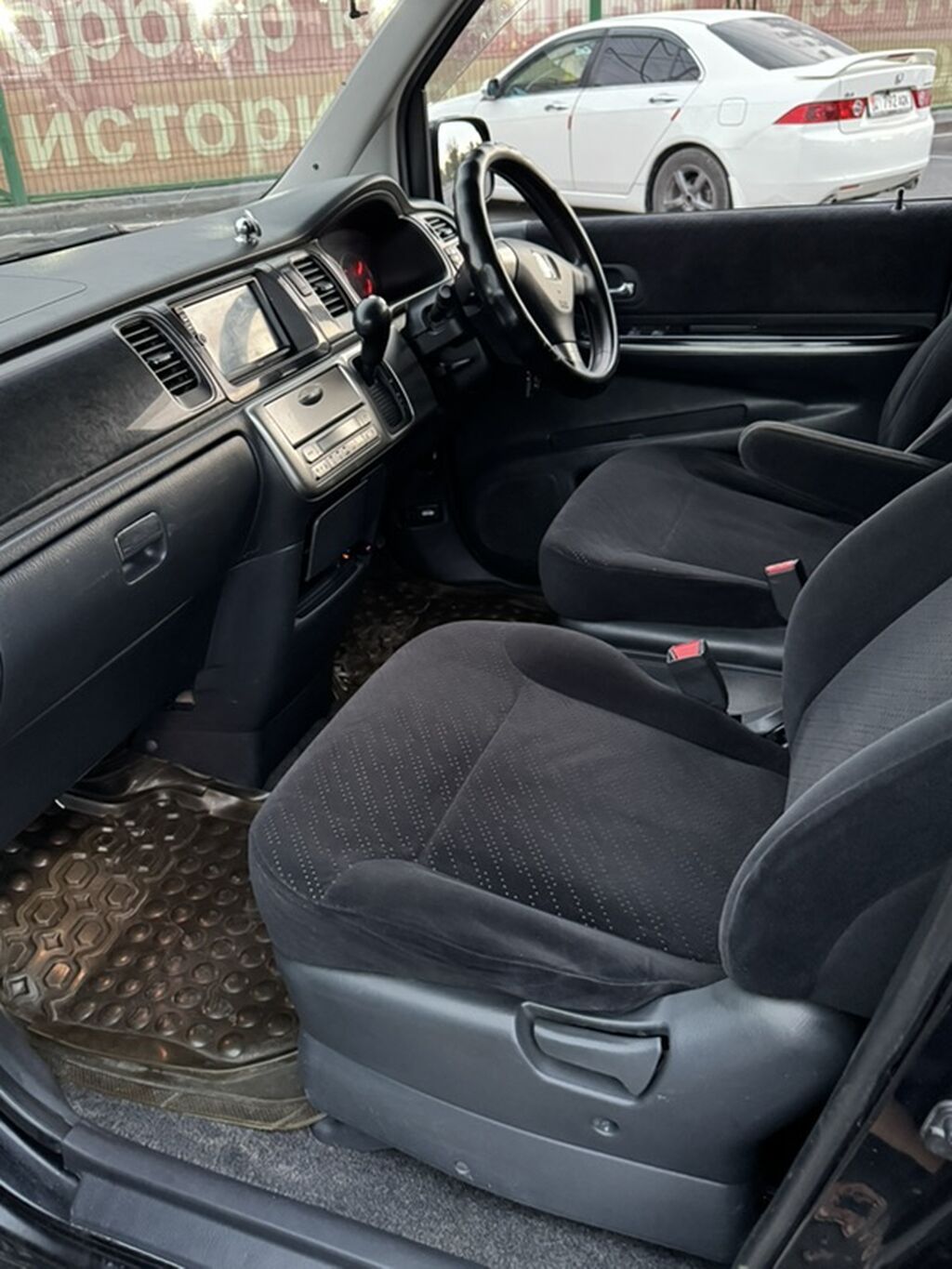 Honda Stepwgn: 2004 г., 2 л, Автомат, Бензин, Минивэн: фото 6