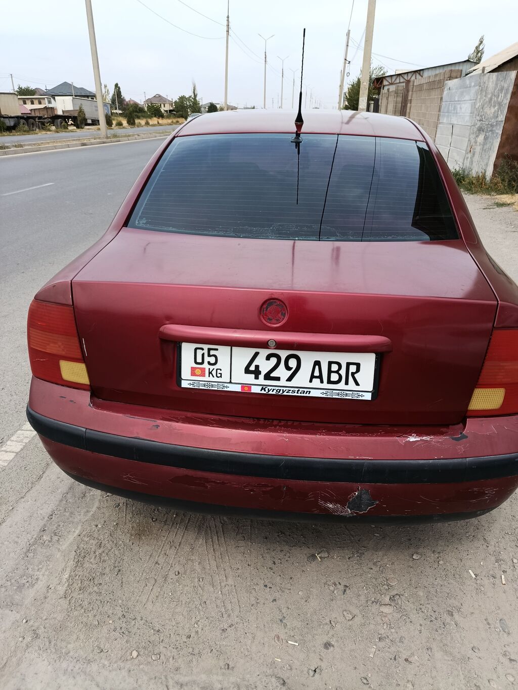 Volkswagen Passat: 2000 г., 2.3 л, Механика, Бензин, Седан: фото 2