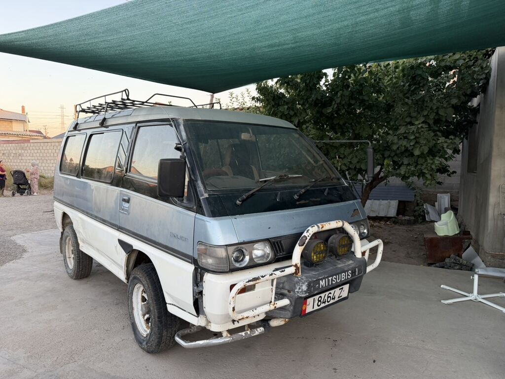 Mitsubishi Delica: 1989 г., 2.5 л, Автомат, Дизель, Минивэн: фото 3