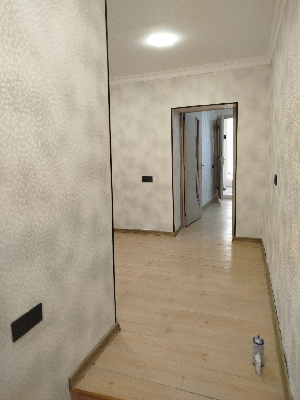 20-ci sahə 3 otaqlı, 65 kv. m, Yeni təmirli