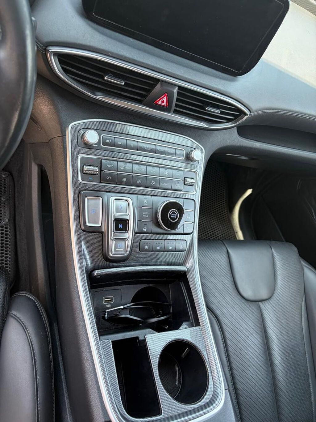 Hyundai Santa Fe: 2021 г., 2.2 л, Автомат, Дизель, Внедорожник: фото 6
