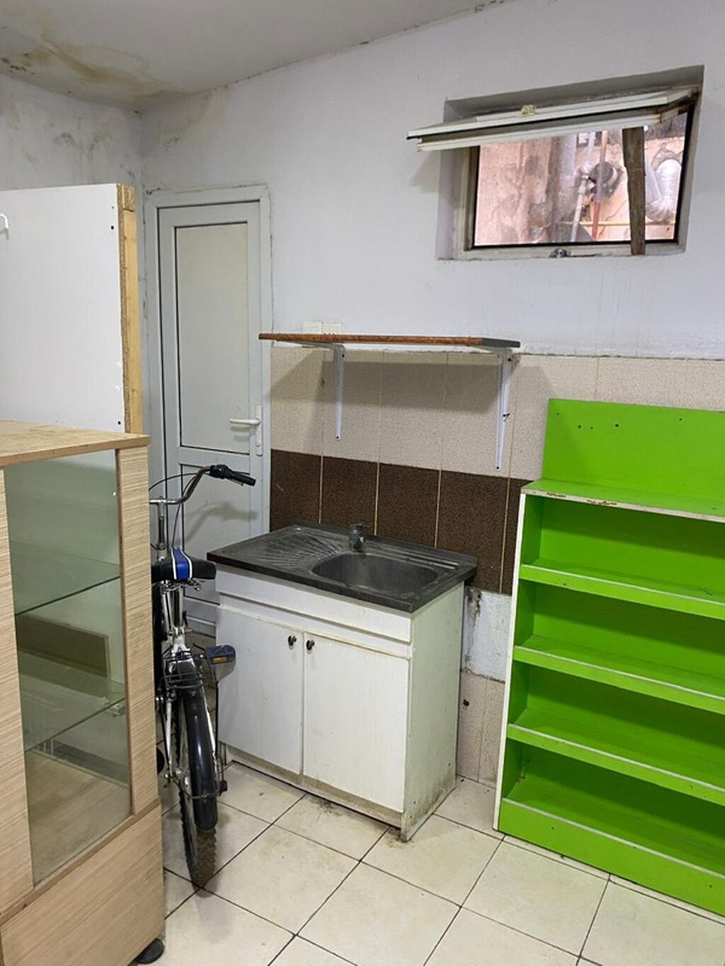 İcarəyə obyekt – 35 kv.m - Təyinat: kiçik mağaza, fast-food