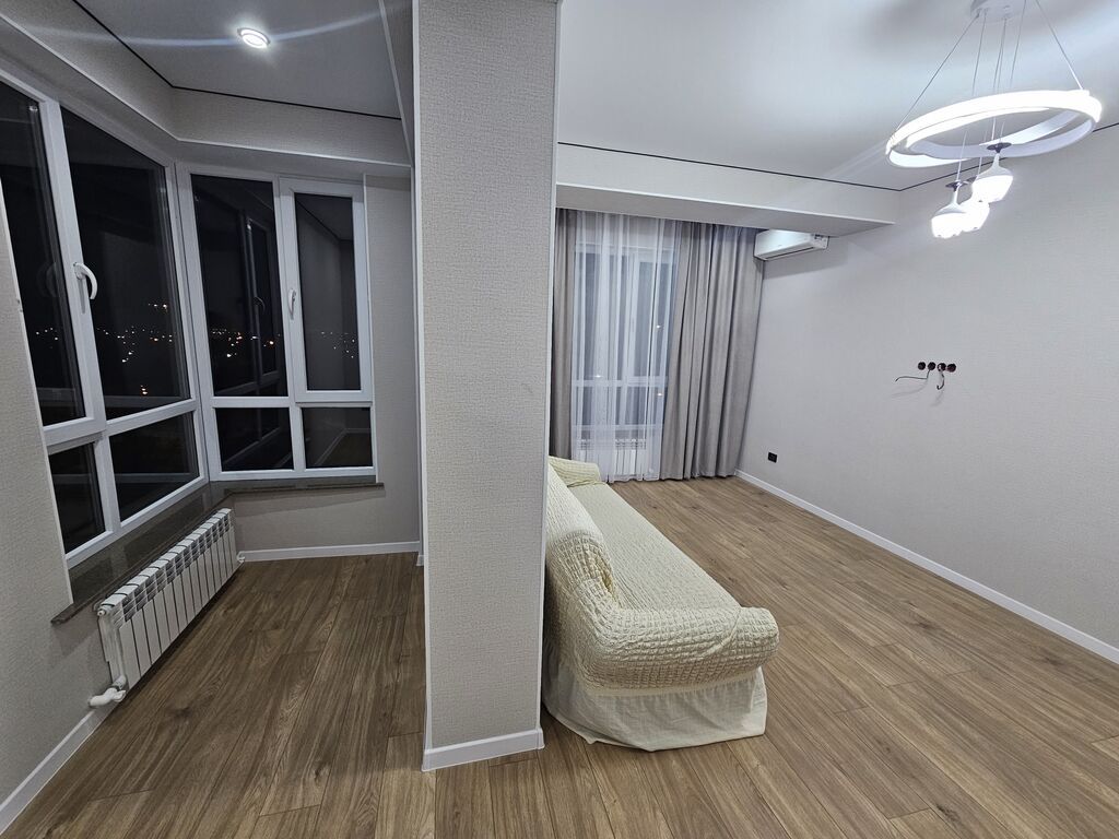 Сдам 2-комнатную квартиру, 61 м², Пишпек Элитка, 6 этаж: фото 3