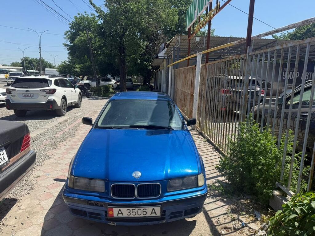 BMW 3 series: 1992 г., 2.5 л, Механика, Бензин, Седан: фото 3