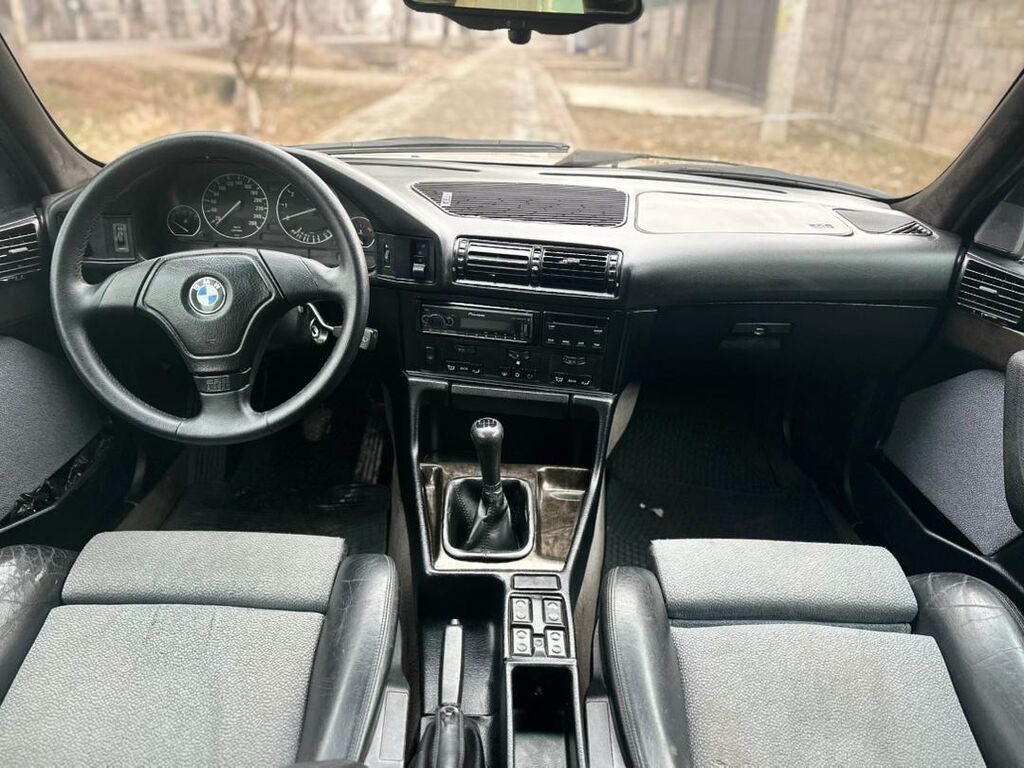 BMW 5 series: 1995 г., 2.5 л, Механика, Бензин, Седан: фото 5