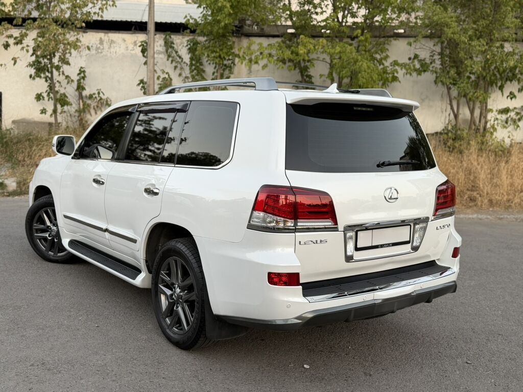 Lexus LX: 2015 г., Автомат, Бензин, Внедорожник: фото 4