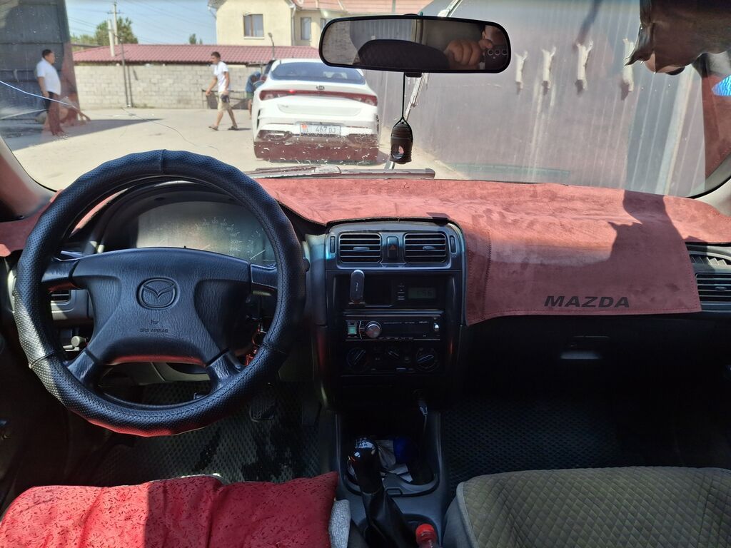 Mazda 626: 1998 г., 0.2 л, Механика, Бензин, Седан: фото 6