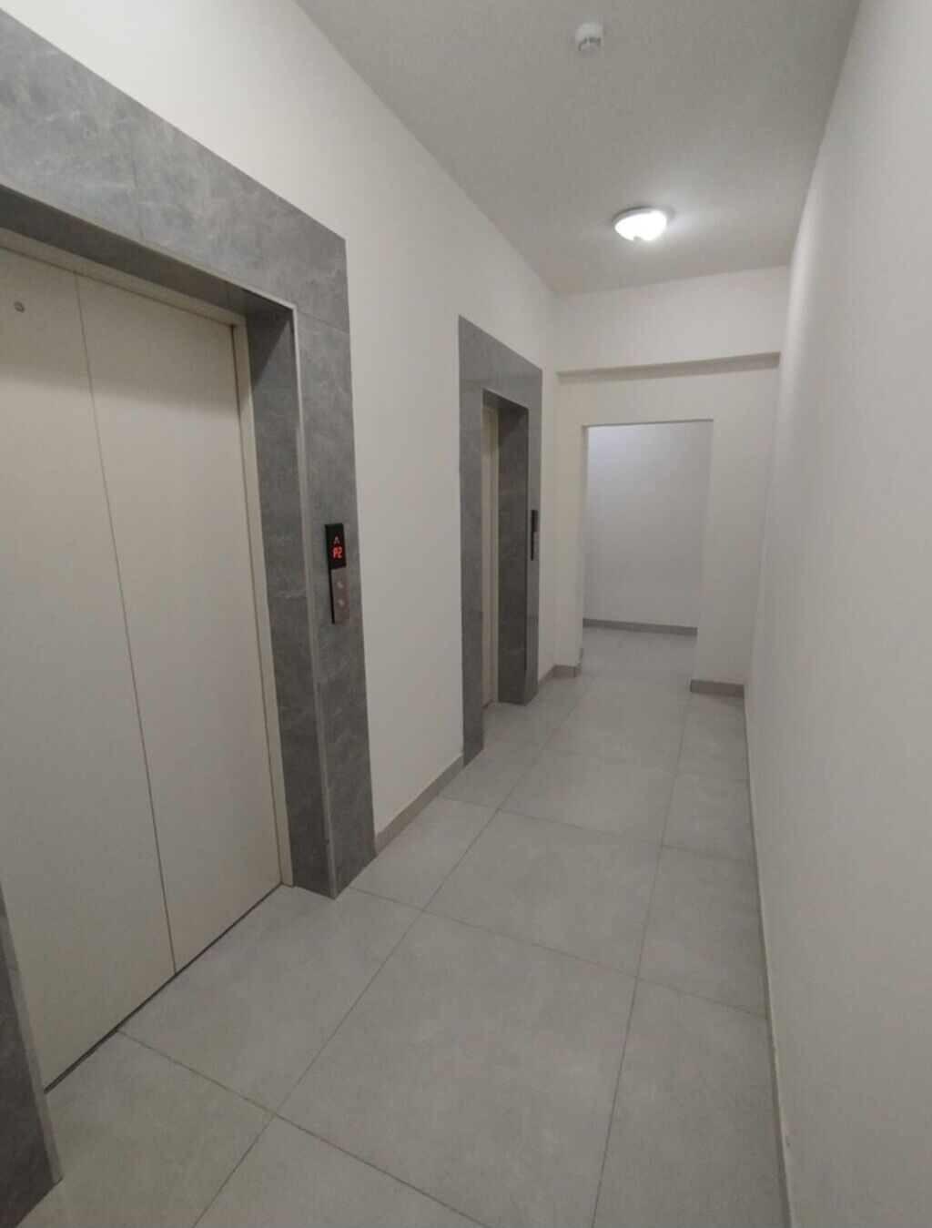 Insatcilarda 3 otaq tam esyali menzilimiz kiraye verilir 600 azn