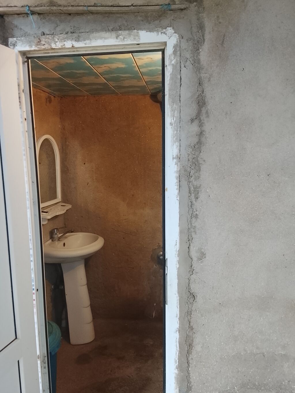 Tecili Ramana susa qesbesində 2 otaqli adelni heyet evi kiraye