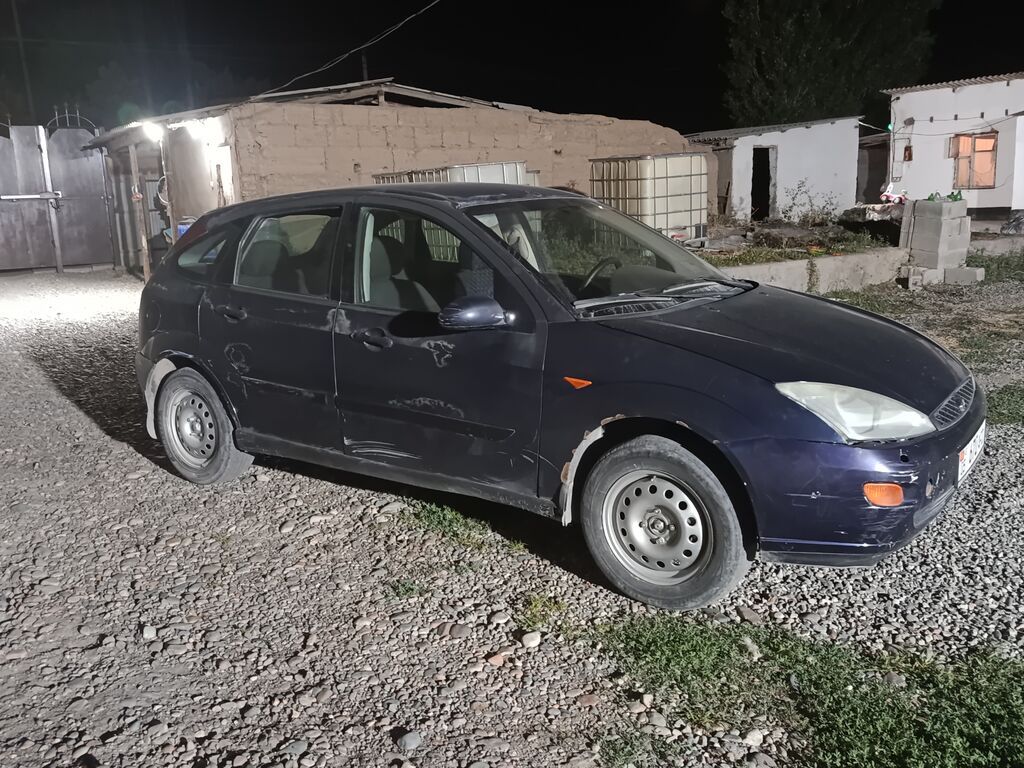 Ford Focus: 2001 г., Механика, Бензин, Хэтчбэк: фото 4