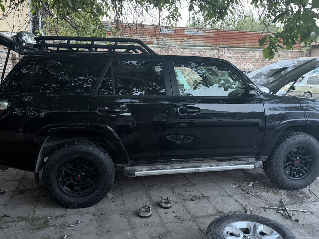 Toyota 4Runner 2021 г., 4.0 л, автомат: фото 6