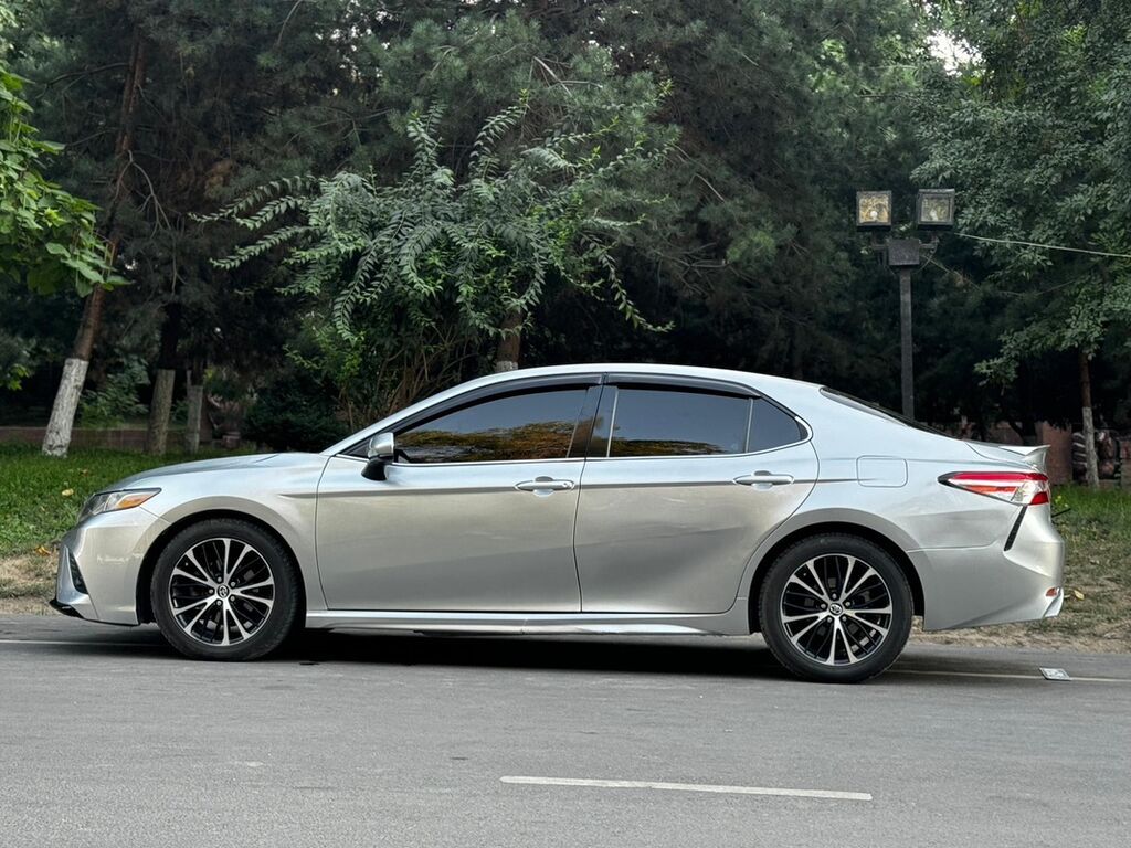 Toyota Camry: 2018 г., 2.5 л, Автомат, Бензин, Седан: фото 7