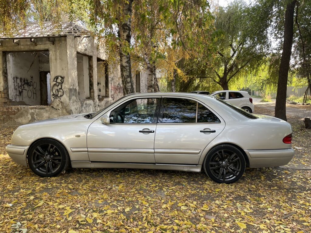 Mercedes-Benz E-Class: 1999 г., 3.2 л, Автомат, Бензин, Седан: фото 6