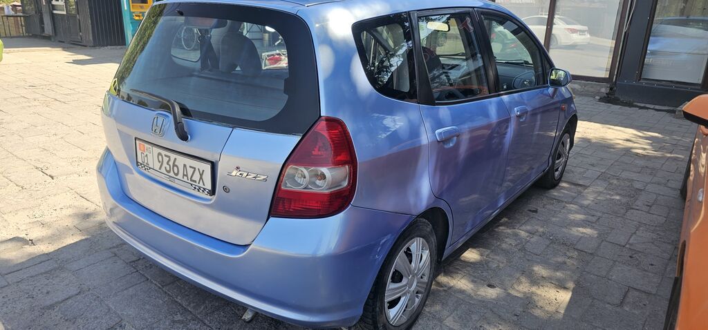 Honda Jazz: 2003 г., 1.3 л, Механика, Бензин, Хэтчбэк: фото 7
