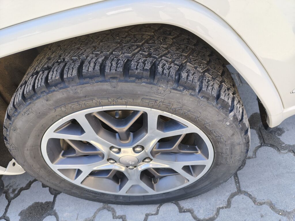 Продаю Jeep Grand Cherokee Overland 2019 г., 3.6 л, автомат: фото 4
