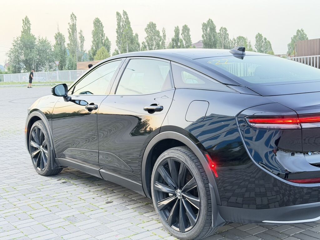 Toyota Crown: 2025 г., 2.5 л, Вариатор, Гибрид, Кроссовер: фото 6
