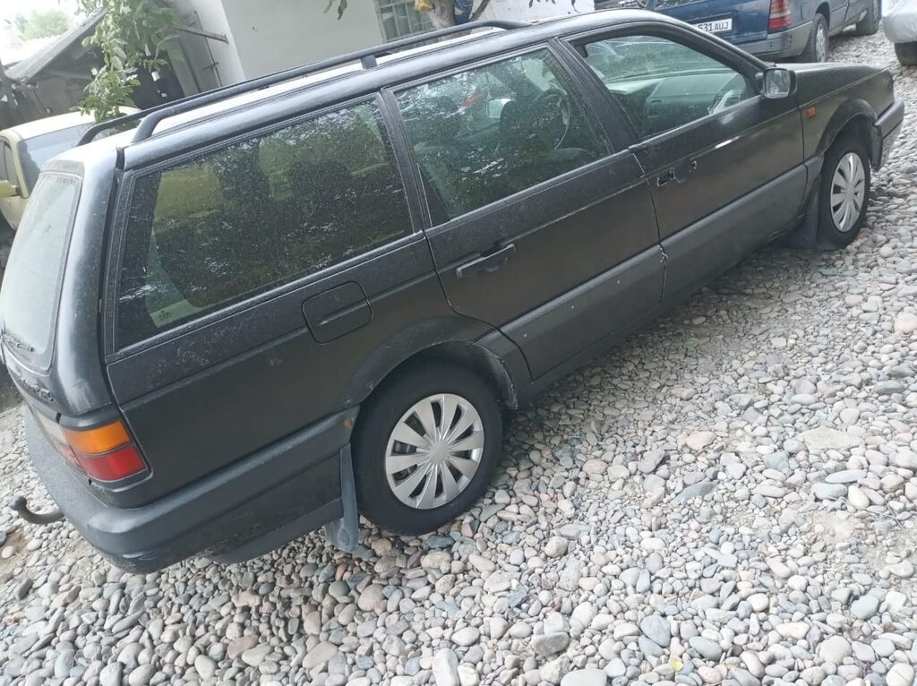 Volkswagen Passat: 1991 г., 1.8 л, Механика, Бензин, Универсал: фото 3