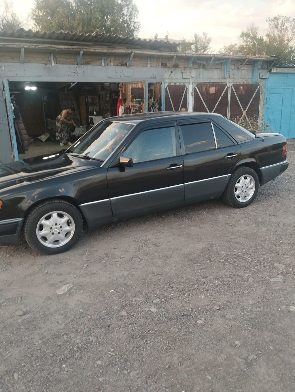 Mercedes-Benz W124: 1990 г., 2.3 л, Автомат, Бензин, Седан: фото 1