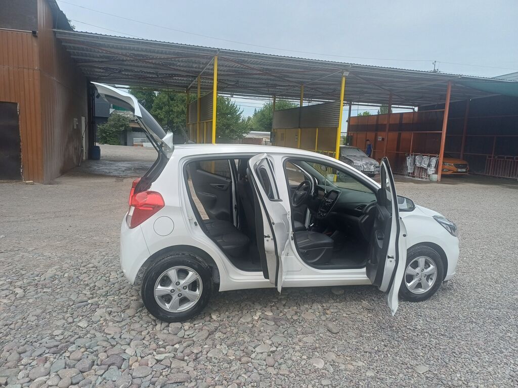 Chevrolet Spark: 2020 г., Вариатор, Бензин, Хэтчбэк: фото 5
