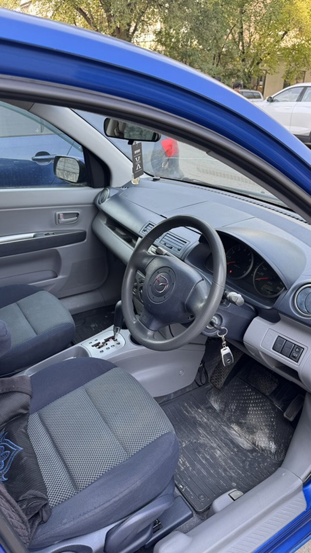 Mazda Demio: 2003 г., 1.5 л, Автомат, Бензин, Хэтчбэк: фото 4