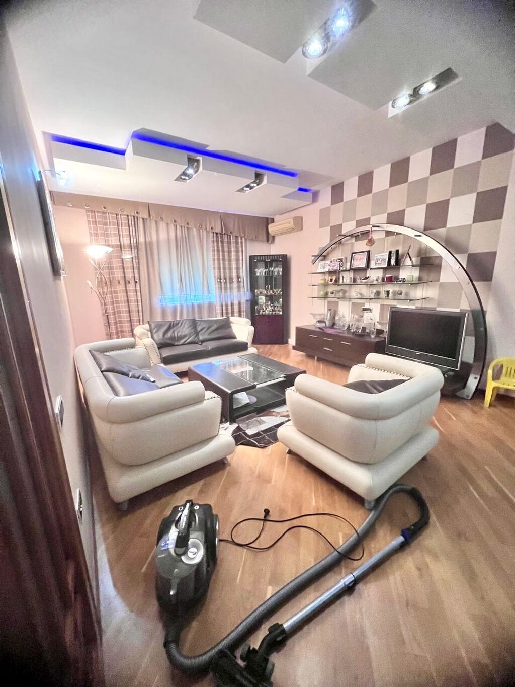 Yasamal, 5 otaqlı, Yeni tikili, m. İnşaatçılar, 250 kv. m