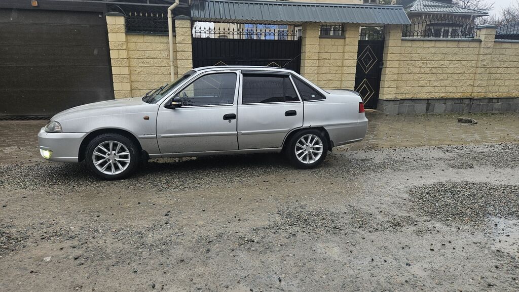 Daewoo Nexia: 2011 г., 1.6 л, Механика, Бензин, Седан: фото 4