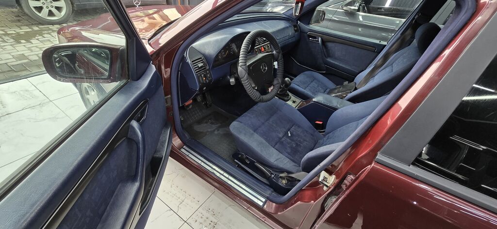Mercedes-Benz C-Class: 1994 г., 1.8 л, Механика, Бензин, Седан: фото 4