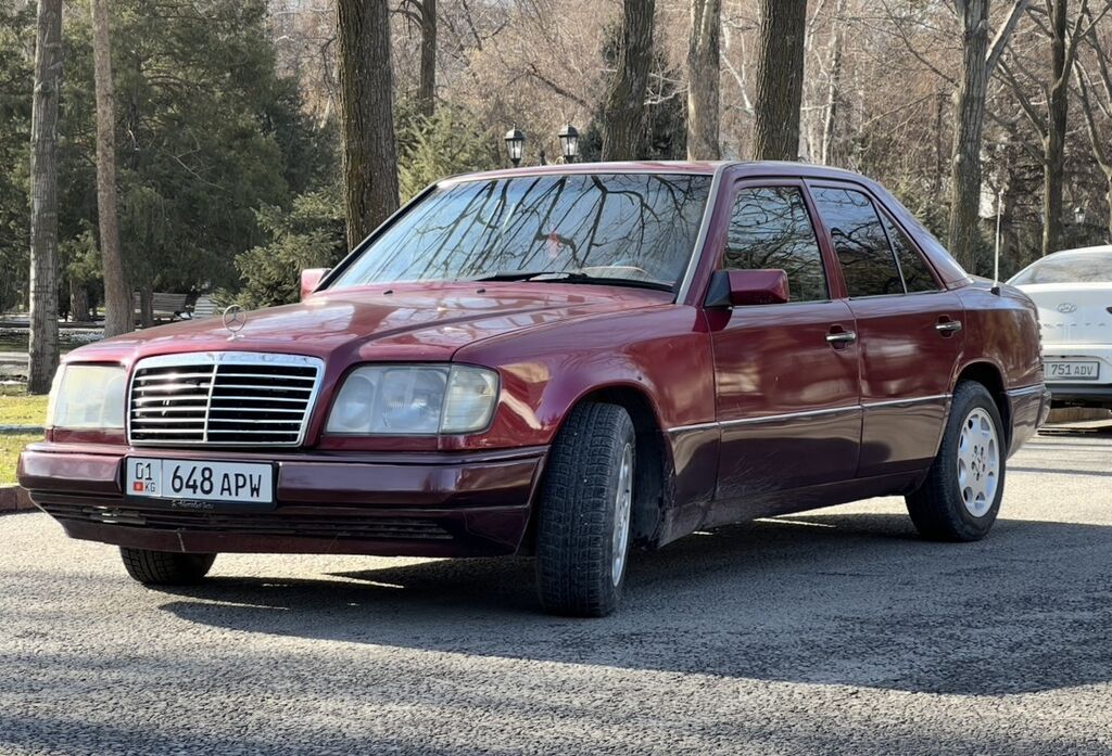 Mercedes-Benz W124: 1991 г., 2 л, Механика, Бензин, Седан: фото 5