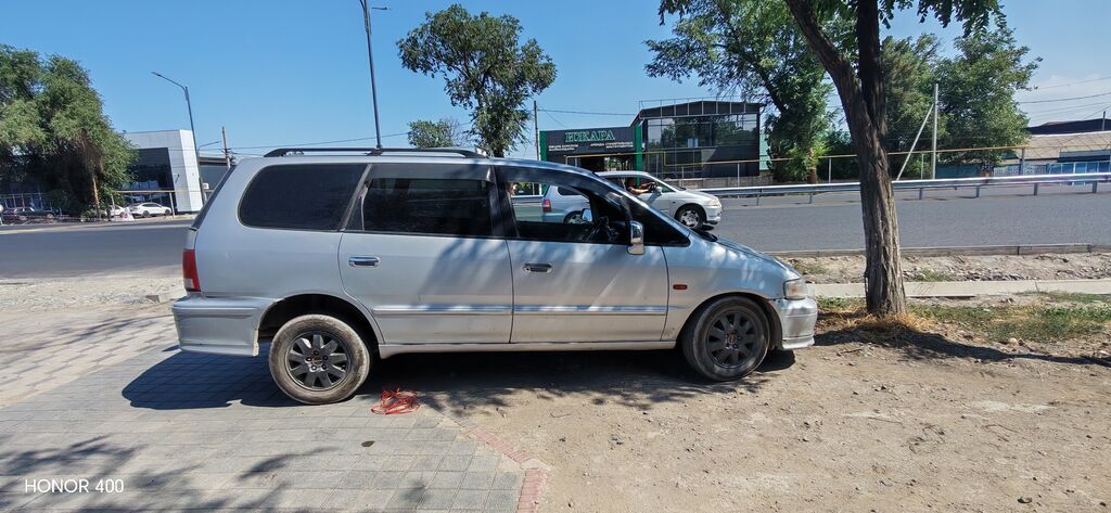 Honda Odyssey: 1998 г., Автомат, Бензин, Минивэн: фото 2